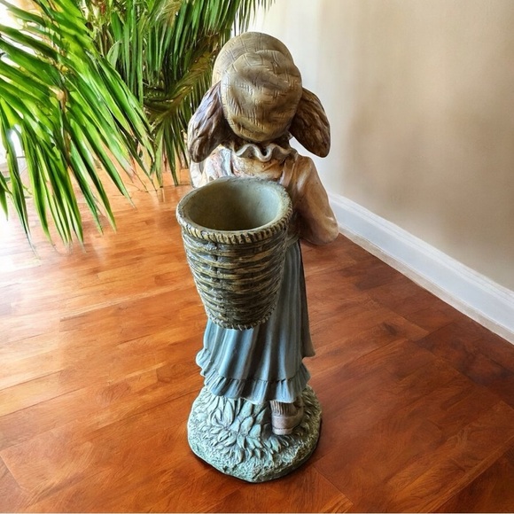 Henri Chrisdon Resin Mrs. Rabbit Garden Statue Planter - Picture 4 of 13